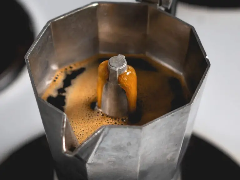 Why Is My Moka Pot Sputtering? Causes, Fixes, and Brewing Tips